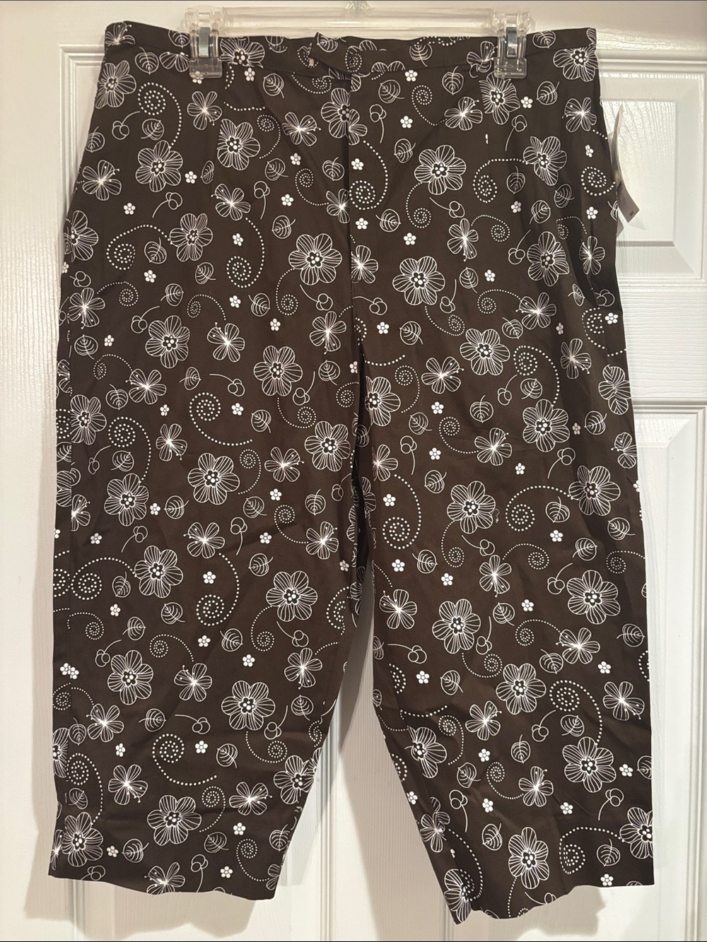 New Kim Rogers Chocolate Brown Capri Pants with Whimsical White Floral Print